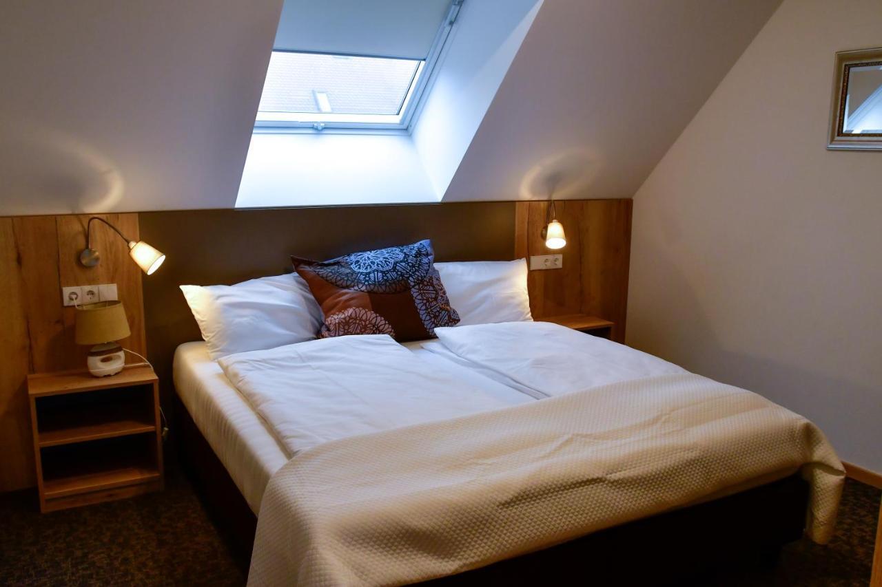 Hotel Finkls Heimat à Dinkelscherben Extérieur photo